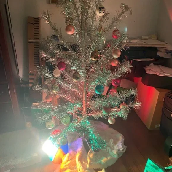 1950 silver pom pom Tinsal 6 ft christmas tree with color wheel - Picture 5 of 5
